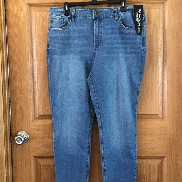 Natural Reflections Blue Jeans - Picture 1 of 2
